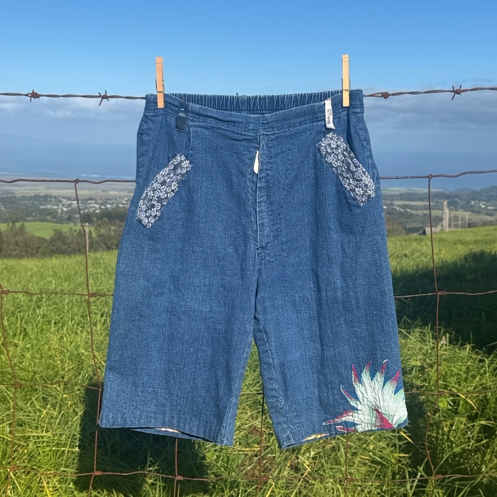 Vintage Upcycled Y2K Cottage Embroidered Aloha Denim shorts Jorts Med